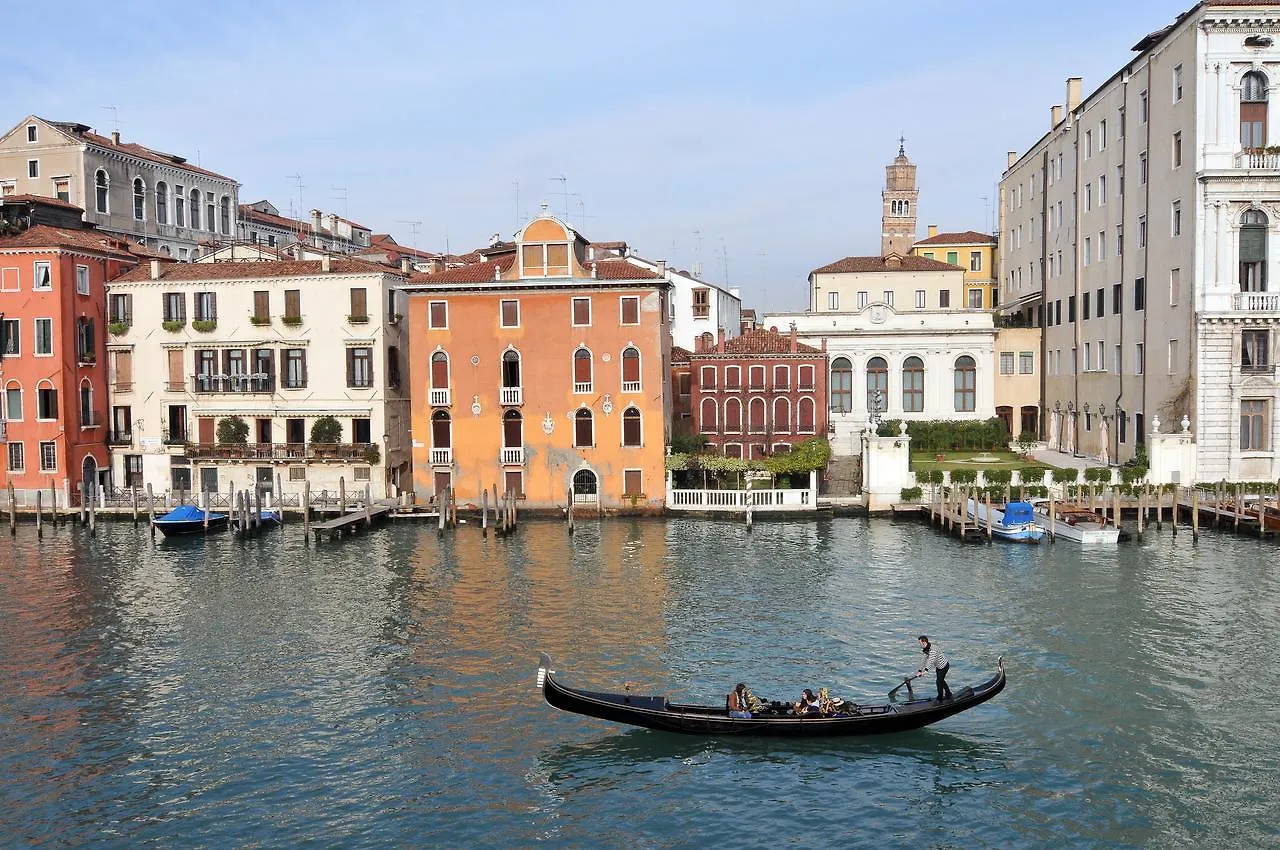 Ca Sansovino Guggenhiem Apartment Venice Italy